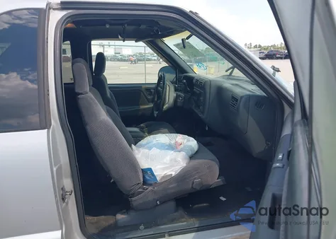 1996 Chevrolet Blazer from USA, damaged, VIN 1GNCS18W3TK154160